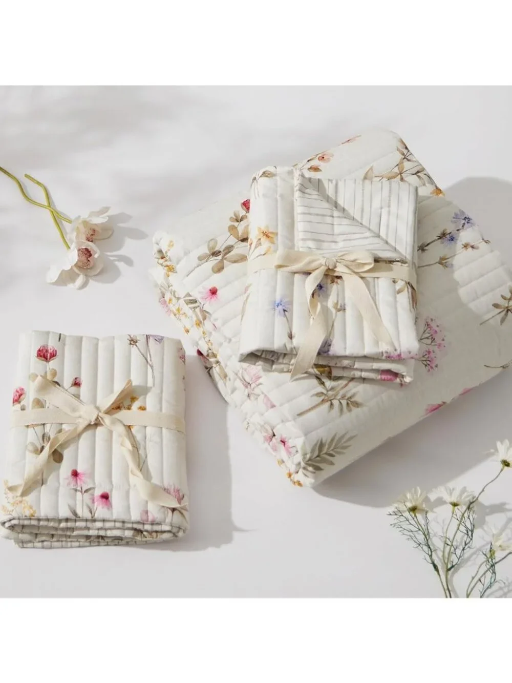 Reversible King Size Fall Quilt - Botanical Floral Comforter for Cozy Decor